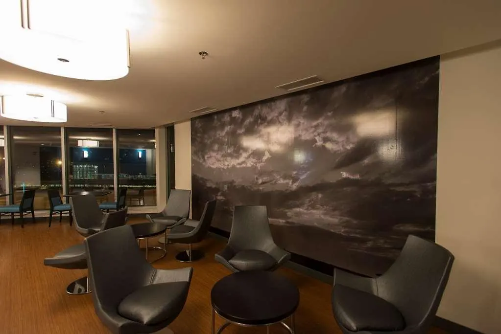 The Grand Winnipeg Airport Hotel By Lakeview 4*,  Canadá