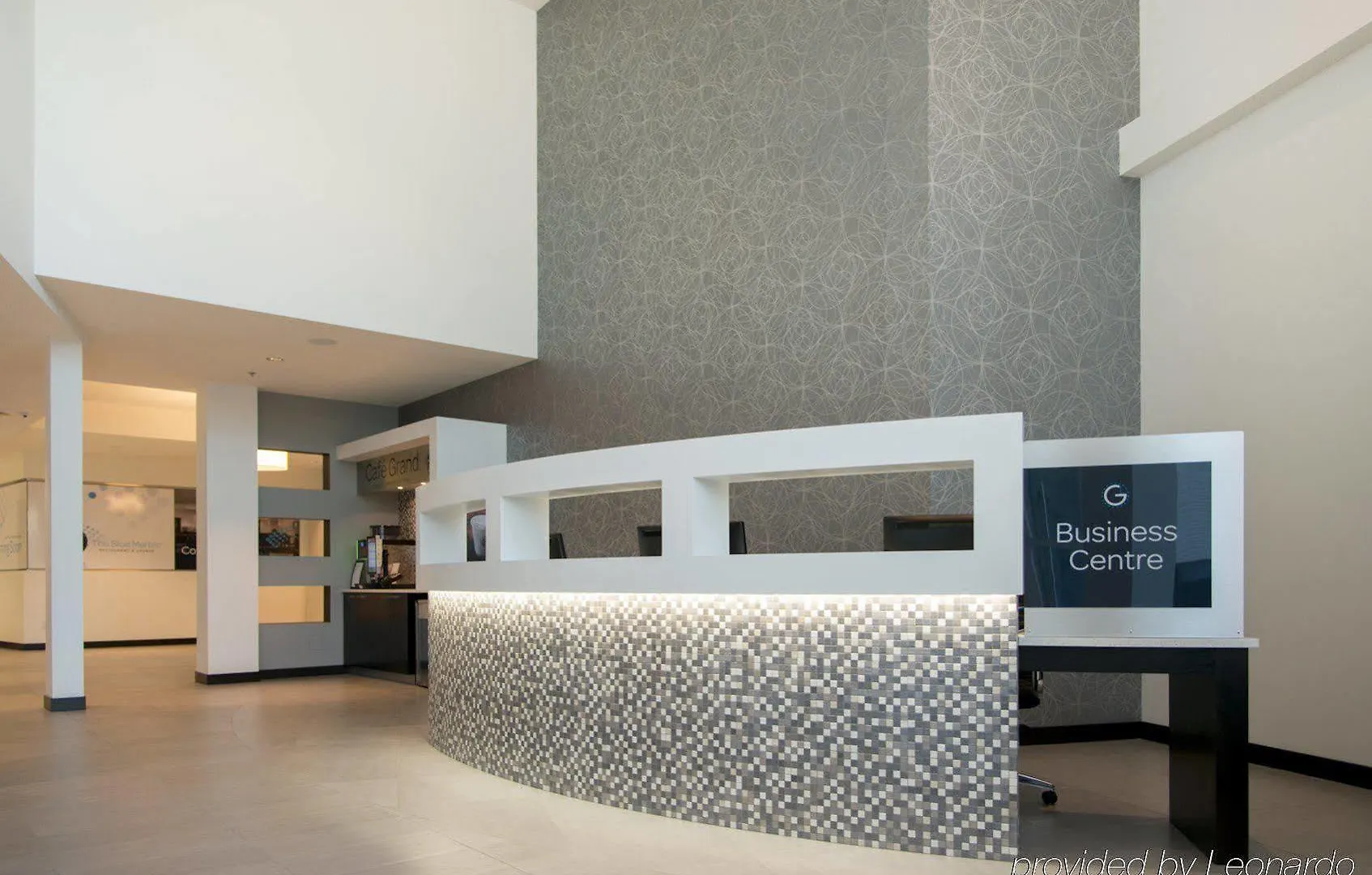 The Grand Winnipeg Airport Hotel By Lakeview